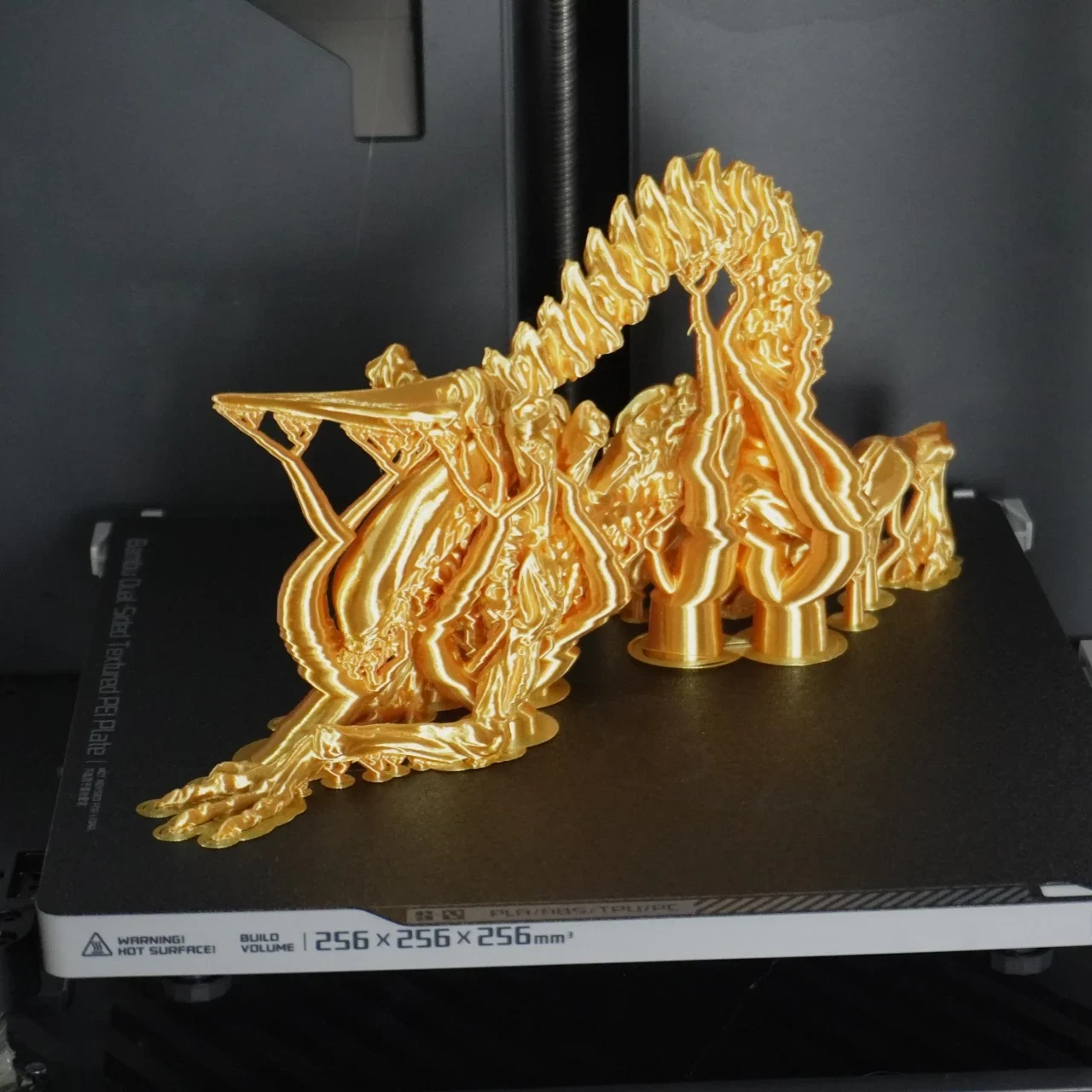 Xenomorph printed in gold silk PLA @ 0.16mm resolution